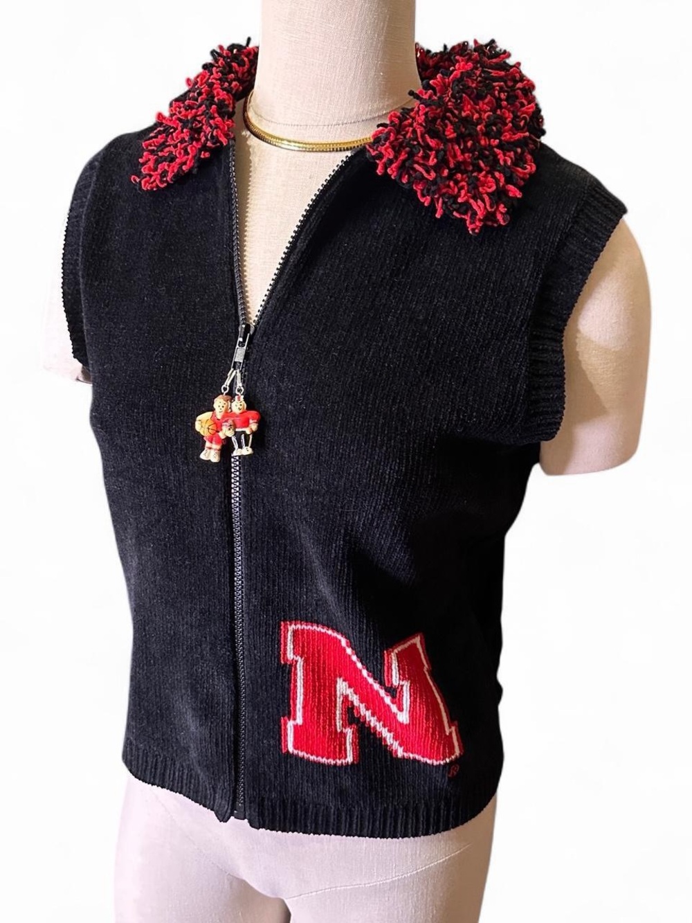 VINTAGE Nebraska Huskers Black Red Knit Sleeveless Zip Vest